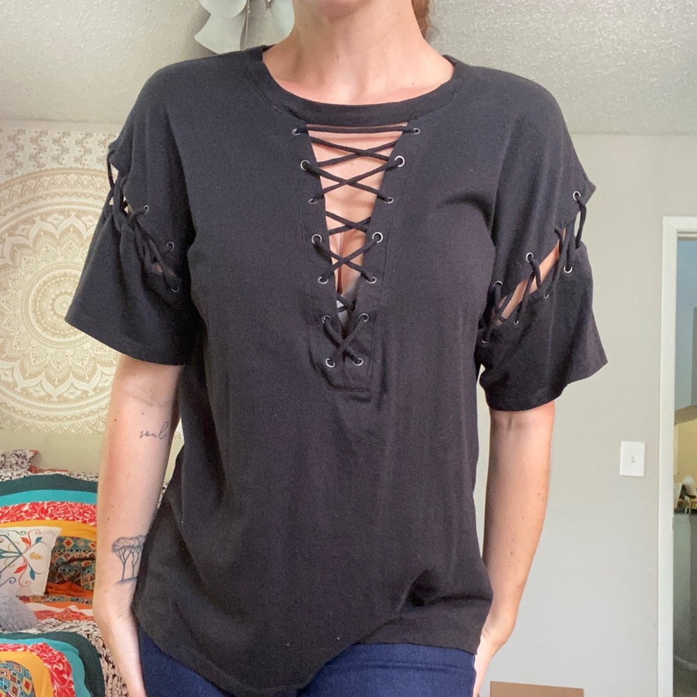 Forever 21 size M laced up tee
